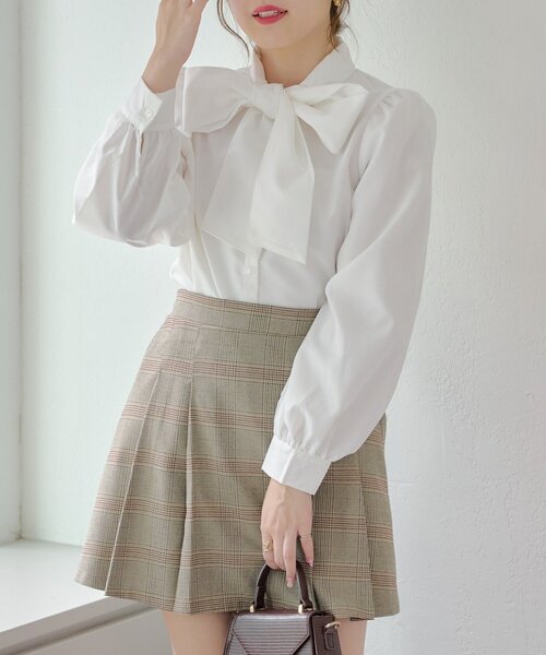 continuer de NICE CLAUP（コンティニューデナイスクラップ）の「【リバイバルアイテム】【新色登場！】リボンボウタイブラウス（シャツ/ブラウス・レディース・ブラック/オフホワイト/チェック/サックスブルー/ストライプ・FREE）」の10枚目の写真