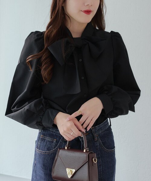 continuer de NICE CLAUP（コンティニューデナイスクラップ）の「【リバイバルアイテム】【新色登場！】リボンボウタイブラウス（シャツ/ブラウス・レディース・ブラック/オフホワイト/チェック/サックスブルー/ストライプ・FREE）」の18枚目の写真