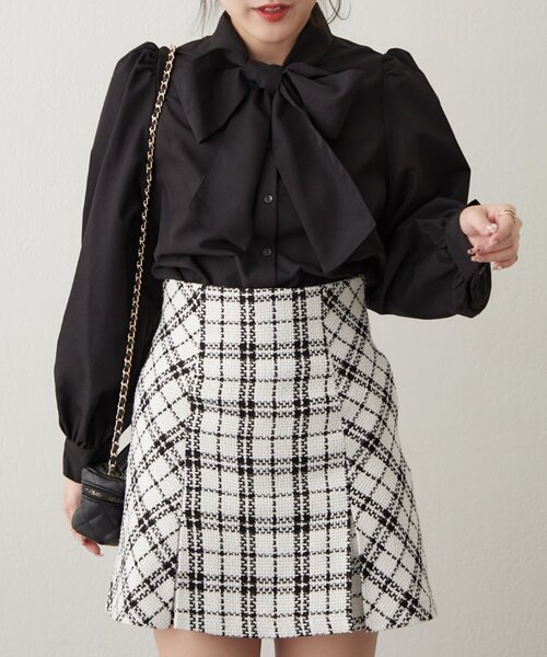 continuer de NICE CLAUP（コンティニューデナイスクラップ）の「【リバイバルアイテム】【新色登場！】リボンボウタイブラウス（シャツ/ブラウス・レディース・ブラック/オフホワイト/チェック/サックスブルー/ストライプ・FREE）」の22枚目の写真