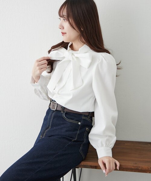 continuer de NICE CLAUP（コンティニューデナイスクラップ）の「【リバイバルアイテム】【新色登場！】リボンボウタイブラウス（シャツ/ブラウス・レディース・ブラック/オフホワイト/チェック/サックスブルー/ストライプ・FREE）」の6枚目の写真