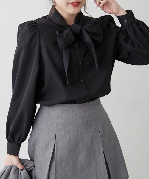 continuer de NICE CLAUP（コンティニューデナイスクラップ）の「【リバイバルアイテム】【新色登場！】リボンボウタイブラウス（シャツ/ブラウス・レディース・ブラック/オフホワイト/チェック/サックスブルー/ストライプ・FREE）」の7枚目の写真