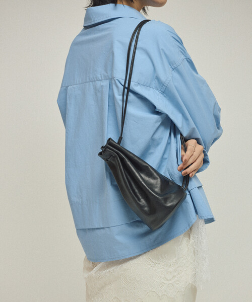 Firsthand(ファーストハンド)の「Firsthand/ファーストハンド レザーキンチャクショルダーバッグ / 牛革 / 撥水レザー(ショルダーバッグ・レディース・ブラック・ONE SIZE)」の14枚目の写真