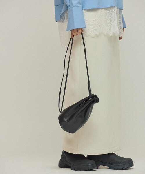 Firsthand(ファーストハンド)の「Firsthand/ファーストハンド レザーキンチャクショルダーバッグ / 牛革 / 撥水レザー(ショルダーバッグ・レディース・ブラック・ONE SIZE)」の8枚目の写真