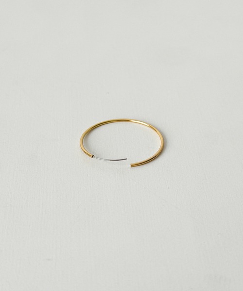 CANAL JEAN(キャナルジーン)の「Pt THINフープピアス(ピアス(両耳用)・レディース・ゴールド・ONE SIZE)」の6枚目の写真