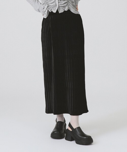 Ray BEAMS（レイビームス）の「プリーツ ベロア タイト スカート（スカート・レディース・ブラック/ダークブラウン・0/1）」の7枚目の写真