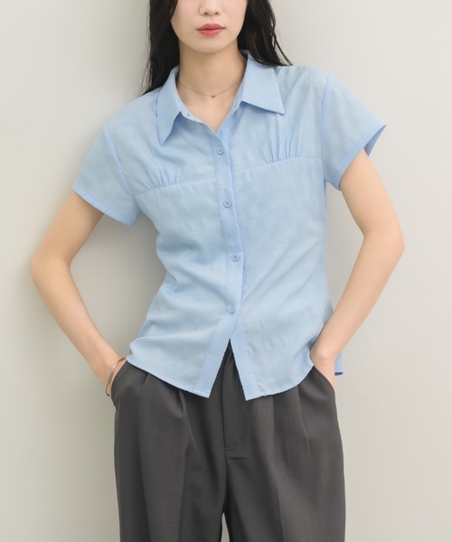 NEUNA(ヌナ)の「【ナチュラルに細見え◎】プリーツコンパクトブラウス(Tシャツ/カットソー・レディース・ライトブルー/オフホワイト・FREE)」の5枚目の写真