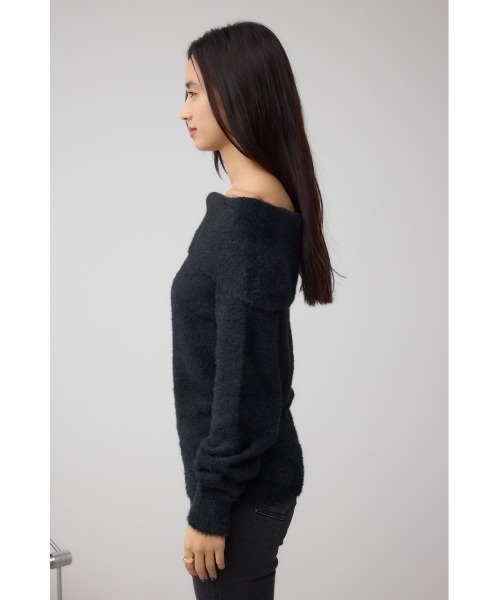 AZUL by moussy(アズールバイマウジー)の「モヘヤライクオフショルダーニット(ニット/セーター・レディース・アイボリー/ブラック/サックスブルー/チャコールグレー・FREE)」の5枚目の写真