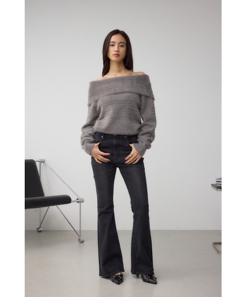 AZUL by moussy(アズールバイマウジー)の「モヘヤライクオフショルダーニット(ニット/セーター・レディース・アイボリー/ブラック/サックスブルー/チャコールグレー・FREE)」の14枚目の写真