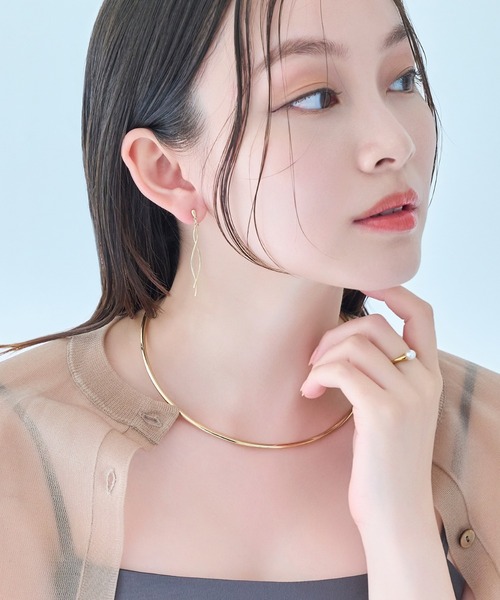 Phoebe（フィービィー）の「ルーセントラインチョーカー/ネックレス/ネックカフ/40cm（チョーカー・レディース・シルバー/イエローゴールド・FREE）」の3枚目の写真