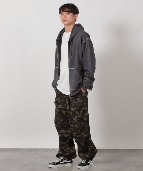 LAKOLE（ラコレ）の「※ステッチスエードZIPパーカー / 587065（パーカー・メンズ・チャコール/ライトグレー/ブルー・MEDIUM/LARGE）」の7枚目の写真