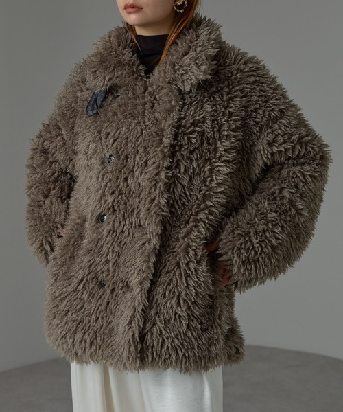 r.（アールドット）の「プードルファー　2wayカラーコート（ピーコート・レディース・ブラック/キナリ/グレー/グレイッシュベージュ・FREE）」の4枚目の写真