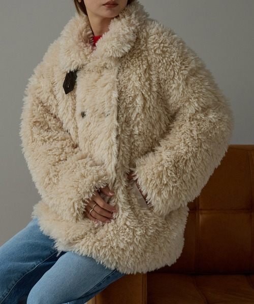 r.（アールドット）の「プードルファー　2wayカラーコート（ピーコート・レディース・ブラック/キナリ/グレー/グレイッシュベージュ・FREE）」の2枚目の写真