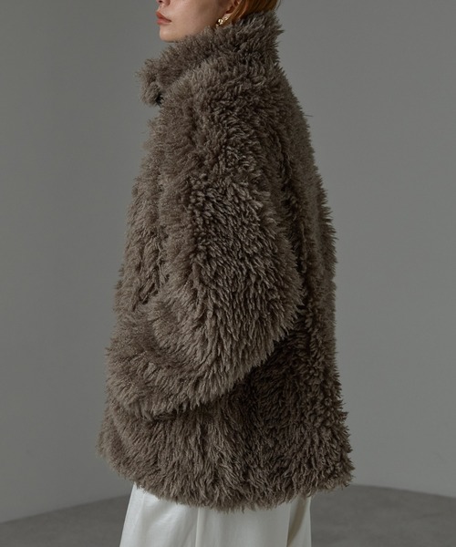 r.（アールドット）の「プードルファー　2wayカラーコート（ピーコート・レディース・ブラック/キナリ/グレー/グレイッシュベージュ・FREE）」の6枚目の写真