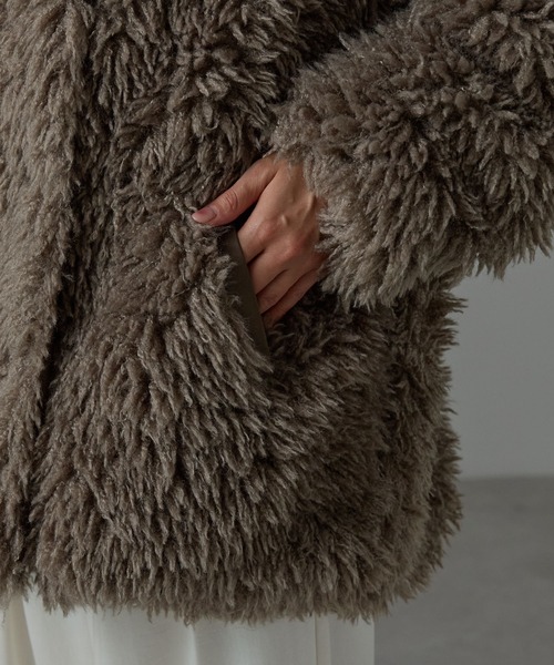 r.（アールドット）の「プードルファー　2wayカラーコート（ピーコート・レディース・ブラック/キナリ/グレー/グレイッシュベージュ・FREE）」の9枚目の写真