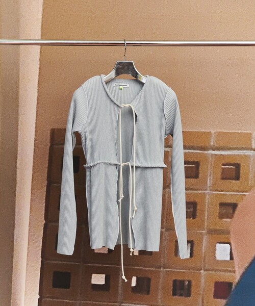 kotohayokozawa(コトハヨコザワ)の「【kotohayokozawa/コトハヨコザワ】CRISP ROPE CARDIGAN/カーディガン(カーディガン/ボレロ・レディース・ホワイト/グレー/ブラック・FREE)」の2枚目の写真