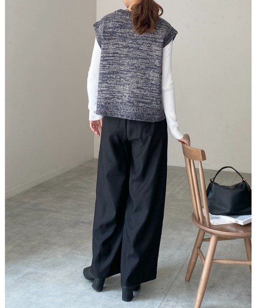She's Closet(シーズクローゼット)の「ミドル丈深Vネックオーバーサイズミックスカラーニットベスト(ベスト・レディース・ブラウン/ネイビー・FREE)」の6枚目の写真