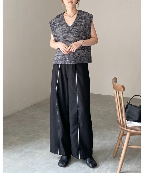 She's Closet(シーズクローゼット)の「ミドル丈深Vネックオーバーサイズミックスカラーニットベスト(ベスト・レディース・ブラウン/ネイビー・FREE)」の7枚目の写真
