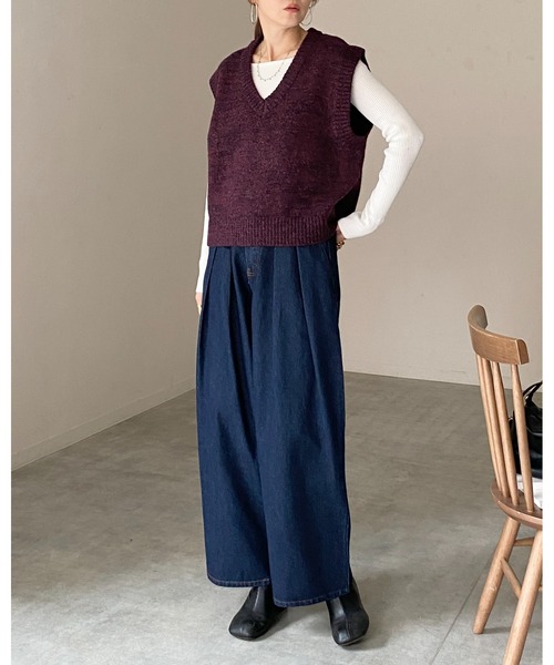 She's Closet(シーズクローゼット)の「ミドル丈深Vネックオーバーサイズミックスカラーニットベスト(ベスト・レディース・ブラウン/ネイビー・FREE)」の8枚目の写真