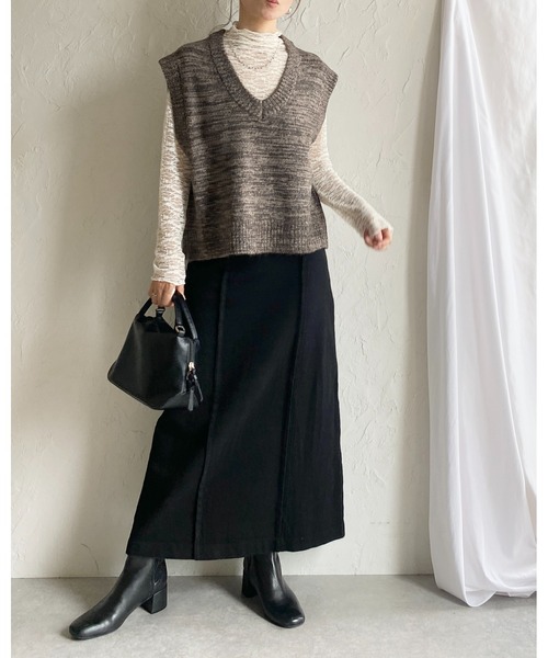 She's Closet(シーズクローゼット)の「ミドル丈深Vネックオーバーサイズミックスカラーニットベスト(ベスト・レディース・ブラウン/ネイビー・FREE)」の10枚目の写真