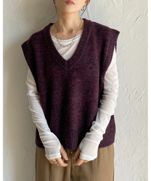 She's Closet(シーズクローゼット)の「ミドル丈深Vネックオーバーサイズミックスカラーニットベスト(ベスト・レディース・ブラウン/ネイビー・FREE)」の14枚目の写真