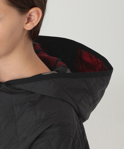 BLUE LABEL CRESTBRIDGE(ブルーレーベルクレストブリッジ)の「【一部店舗限定】クレストブリッジチェックキルティングコート(トレンチコート・レディース・ブラック/ダークネイビー/ベージュ・36/38/40)」の7枚目の写真