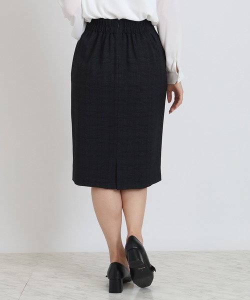 TRUDEA(トルディア)の「ビット付きチェックタイトスカート(スカート・レディース・チャコールグレー/ベージュ・SMALL/MEDIUM/LARGE)」の4枚目の写真