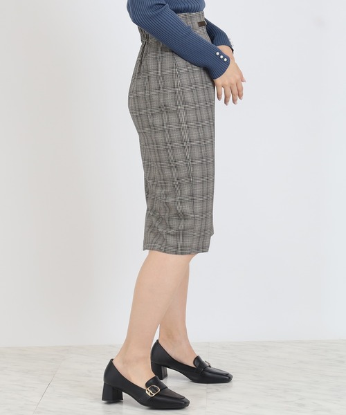 TRUDEA(トルディア)の「ビット付きチェックタイトスカート(スカート・レディース・チャコールグレー/ベージュ・SMALL/MEDIUM/LARGE)」の12枚目の写真