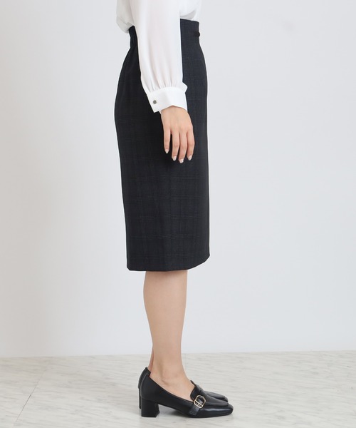 TRUDEA(トルディア)の「ビット付きチェックタイトスカート(スカート・レディース・チャコールグレー/ベージュ・SMALL/MEDIUM/LARGE)」の7枚目の写真