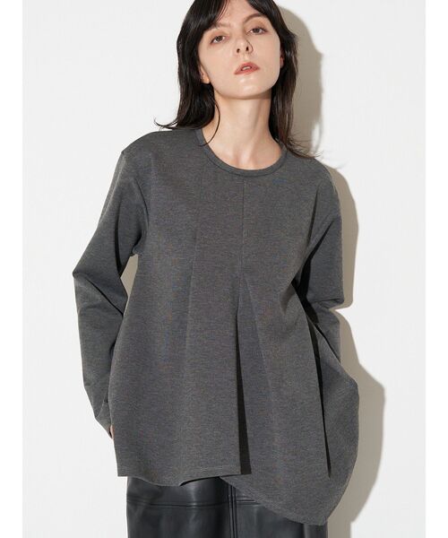 ELENDEEK（エレンディーク）の「アシンメトリーヘムロングスリーブカットソー（Tシャツ/カットソー・レディース・ブラック/グレー/オフホワイト・FREE）」の3枚目の写真