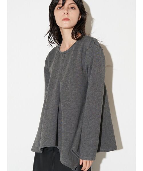 ELENDEEK（エレンディーク）の「アシンメトリーヘムロングスリーブカットソー（Tシャツ/カットソー・レディース・ブラック/グレー/オフホワイト・FREE）」の4枚目の写真