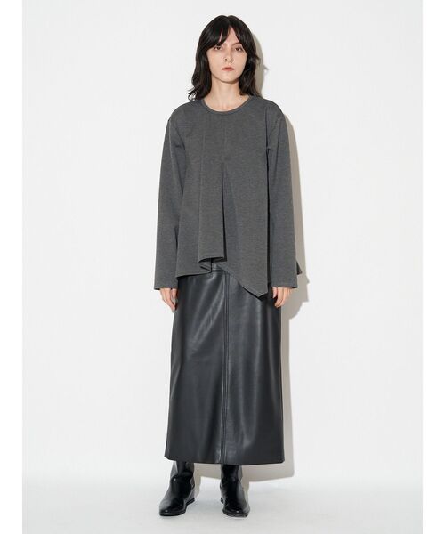 ELENDEEK（エレンディーク）の「アシンメトリーヘムロングスリーブカットソー（Tシャツ/カットソー・レディース・ブラック/グレー/オフホワイト・FREE）」の13枚目の写真