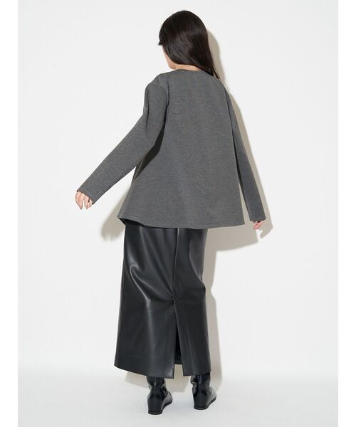 ELENDEEK（エレンディーク）の「アシンメトリーヘムロングスリーブカットソー（Tシャツ/カットソー・レディース・ブラック/グレー/オフホワイト・FREE）」の15枚目の写真