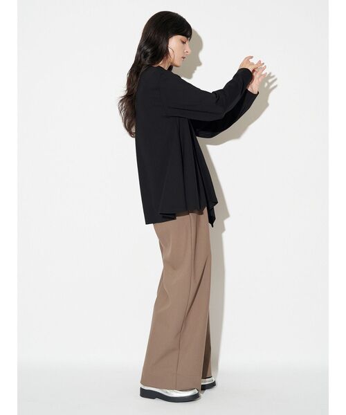 ELENDEEK（エレンディーク）の「アシンメトリーヘムロングスリーブカットソー（Tシャツ/カットソー・レディース・ブラック/グレー/オフホワイト・FREE）」の20枚目の写真