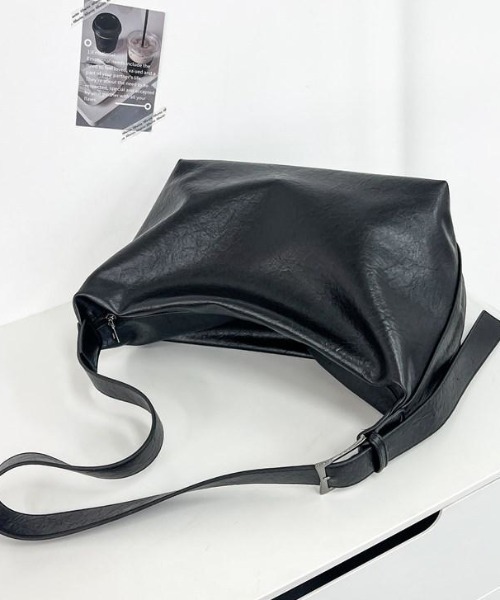 B.R.U(ブル)の「フェイクレザーショルダーバッグ(ショルダーバッグ・メンズ・ブラウン/ブラック・FREE)」の18枚目の写真