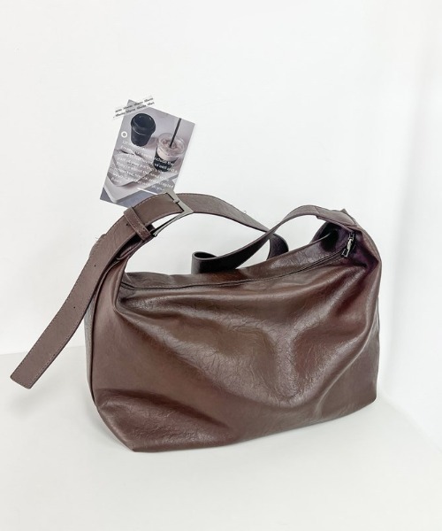 B.R.U(ブル)の「フェイクレザーショルダーバッグ(ショルダーバッグ・メンズ・ブラウン/ブラック・FREE)」の9枚目の写真