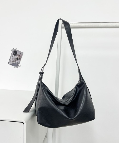 B.R.U(ブル)の「フェイクレザーショルダーバッグ(ショルダーバッグ・メンズ・ブラウン/ブラック・FREE)」の14枚目の写真