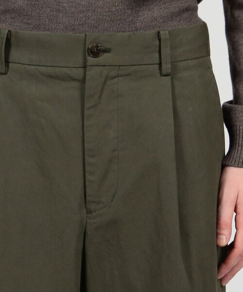 TOMORROWLAND （トゥモローランド）の「60/3 コットンオックスフォード 1プリーツバレルパンツ（チノパンツ・メンズ・ダークブルー/カーキ/オフホワイト・M/S/L/XS）」の7枚目の写真