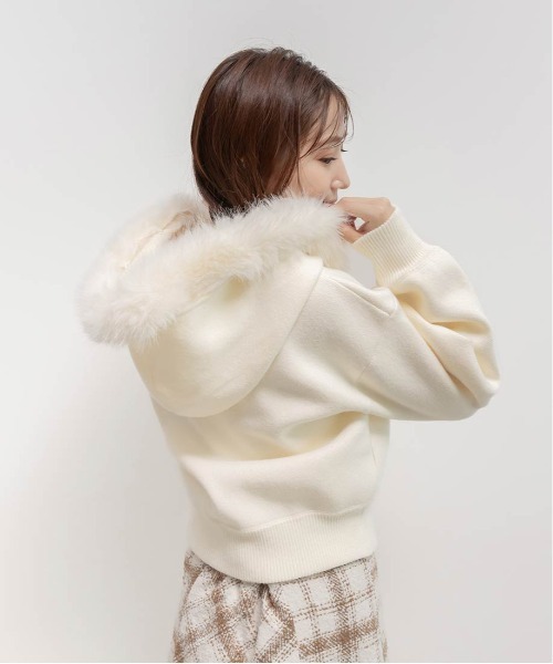 RANDA（ランダ）の「2WAY フェイクファーニットパーカー（パーカー・レディース・クリーム/ベージュ/グレー・FT/FREE）」の18枚目の写真