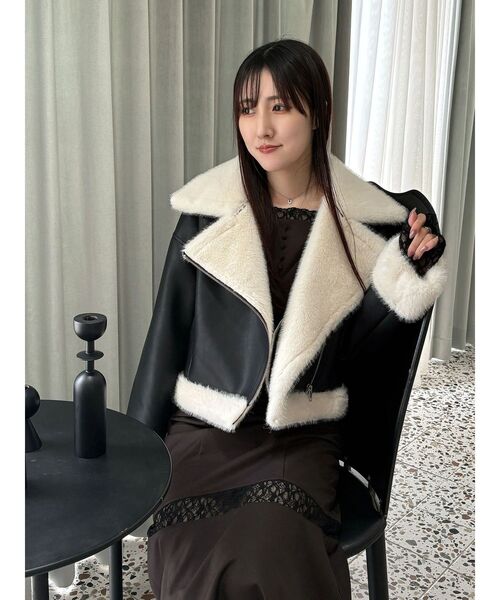 MERCURYDUO(マーキュリーデュオ)の「フェイクレザームートンボンバージャケット(その他アウター・レディース・ブラック/ブラウン・SMALL/MEDIUM)」の4枚目の写真