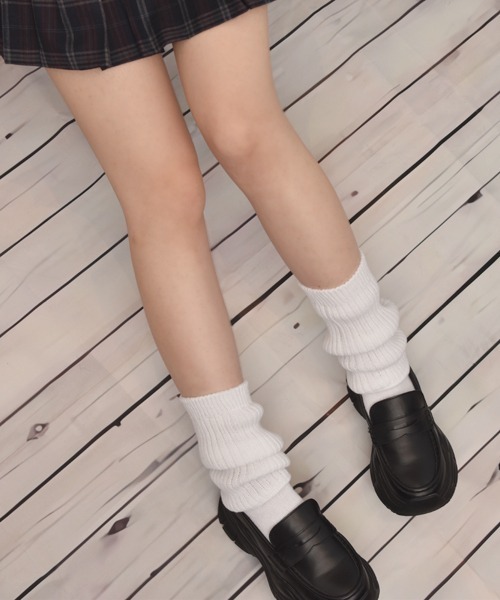 Mayree(メイリー)の「【float】ベーシック 無地リブ ルーズソックス/ハイソックス/【8色展開】(ソックス/靴下・レディース・グレー/オフホワイト/ブラック/ホワイト・FREE)」の1枚目の写真