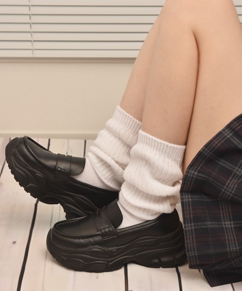 Mayree(メイリー)の「【float】ベーシック 無地リブ ルーズソックス/ハイソックス/【8色展開】(ソックス/靴下・レディース・グレー/オフホワイト/ブラック/ホワイト・FREE)」の13枚目の写真