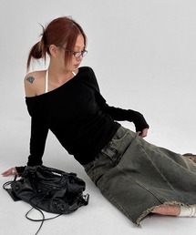 [新品]ELLIE オフショルダー ブラック トップス 新品】ELLIE エリー オフショルダートップス【BLACK】 - メルカリ