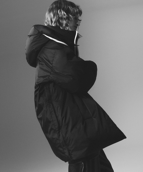 A|X アルマーニ エクスチェンジ】ホワイトポイント パファーコート