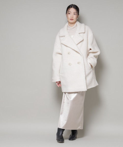NANO universe(ナノユニバース)の「ボアワイドダブルボタンコート(チェスターコート・レディース・ライトベージュ/チャコール/モカ・FREE)」の5枚目の写真