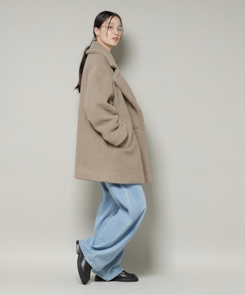 NANO universe(ナノユニバース)の「ボアワイドダブルボタンコート(チェスターコート・レディース・ライトベージュ/チャコール/モカ・FREE)」の13枚目の写真