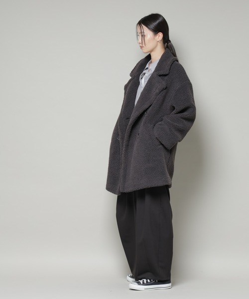 NANO universe(ナノユニバース)の「ボアワイドダブルボタンコート(チェスターコート・レディース・ライトベージュ/チャコール/モカ・FREE)」の18枚目の写真