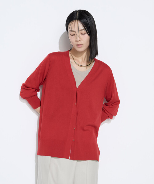 COMME CA(コムサ)の「ウール梳毛 Vネックカーディガン(カーディガン/ボレロ・レディース・サックスブルー/チャコール/トップグレー/レッド・9号/11号)」の4枚目の写真