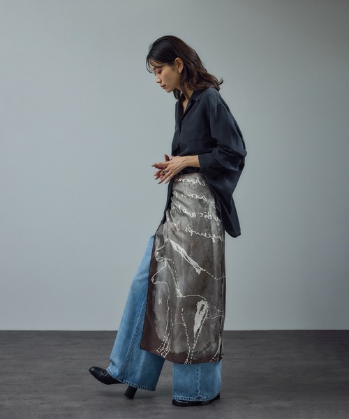 SALON adam et rope'（サロン アダム エ ロペ）の「スケッチプリントシルクスカーフ（バンダナ/スカーフ・レディース・ピンク/ダークブラウン・FREE）」の5枚目の写真