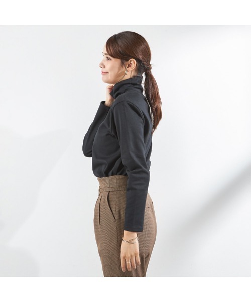 SUIT SELECT（スーツセレクト）の「オフタートルカットソー（Tシャツ/カットソー・レディース・ホワイト/ブラック・LARGE/MEDIUM）」の12枚目の写真