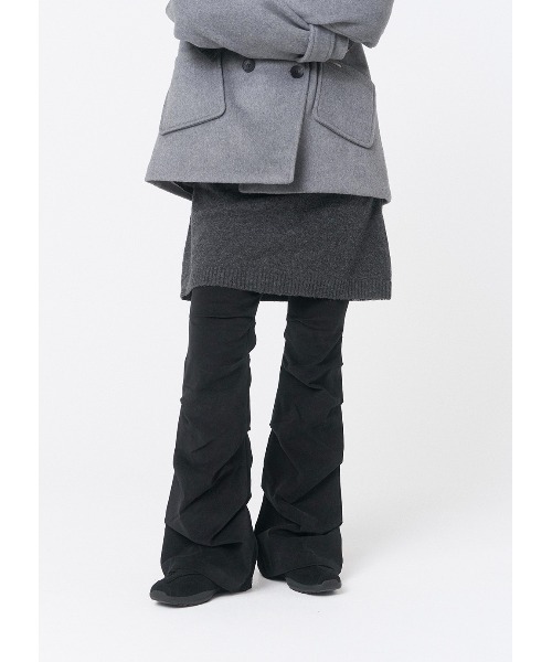 Miseki SEOUL(ミセキソウル)の「SHIRRING BOOTSCUT PANTS(その他パンツ・レディース・ブラック/チャコールグレー・1/2)」の7枚目の写真